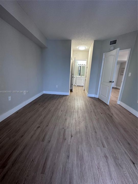 В аренду: $2,300 (1 спален, 1 ванн, 685 Квадратных фут)