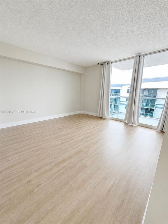 В аренду: $2,300 (1 спален, 1 ванн, 685 Квадратных фут)