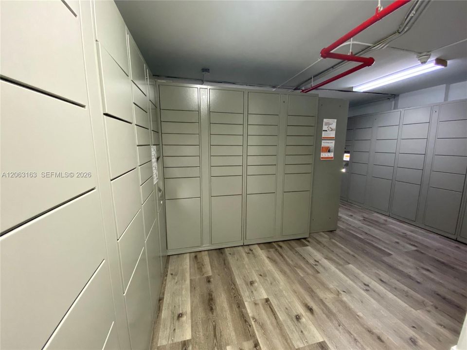 В аренду: $2,300 (1 спален, 1 ванн, 685 Квадратных фут)