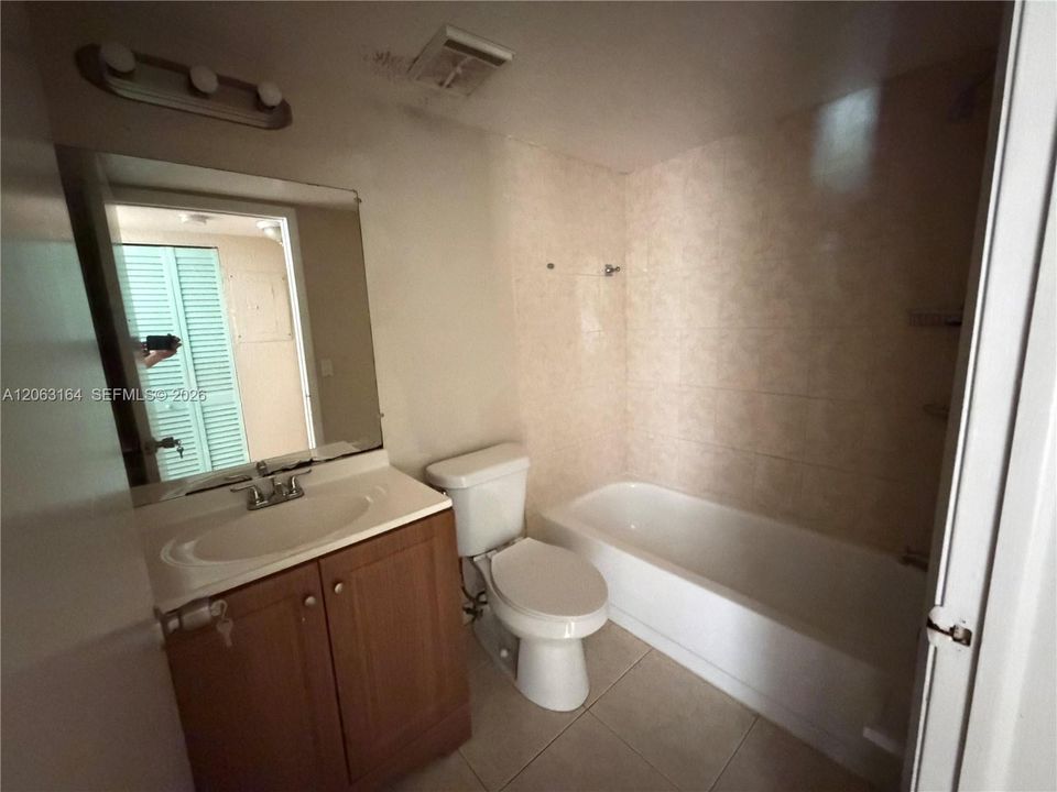 В аренду: $2,100 (2 спален, 2 ванн, 932 Квадратных фут)