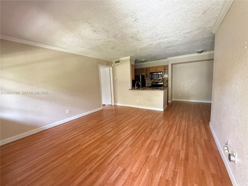 В аренду: $2,100 (2 спален, 2 ванн, 932 Квадратных фут)