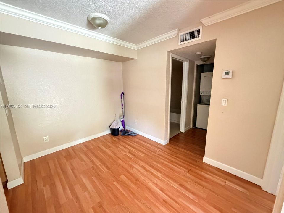В аренду: $2,100 (2 спален, 2 ванн, 932 Квадратных фут)