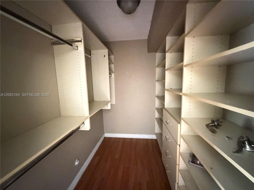 В аренду: $2,100 (2 спален, 2 ванн, 932 Квадратных фут)
