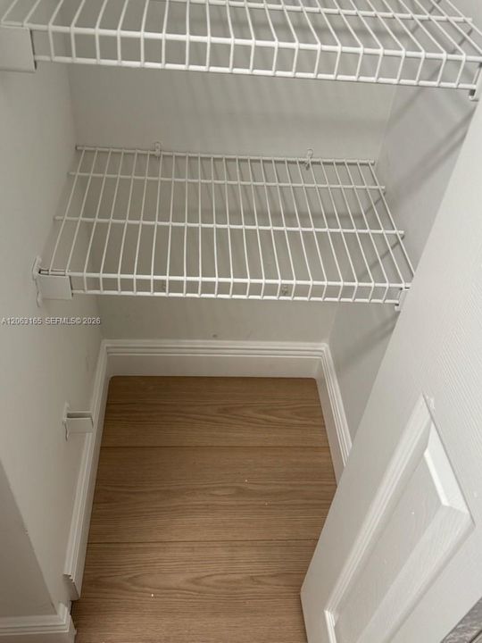For Sale: $198,500 (1 beds, 1 baths, 537 Square Feet)