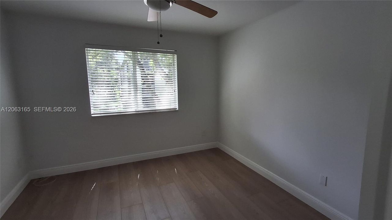 For Sale: $198,500 (1 beds, 1 baths, 537 Square Feet)