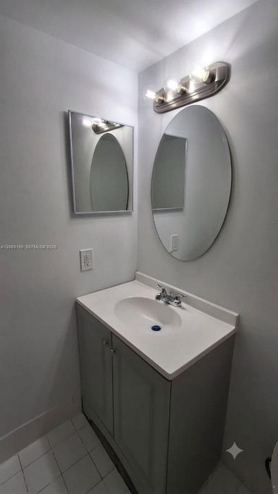 For Sale: $198,500 (1 beds, 1 baths, 537 Square Feet)