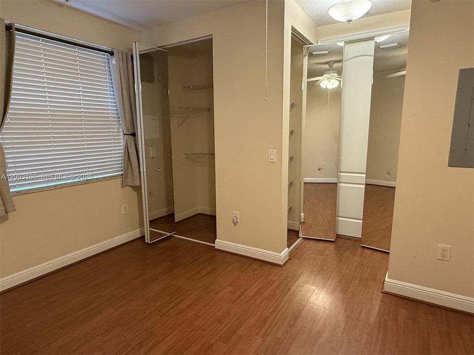 В аренду: $2,100 (1 спален, 1 ванн, 856 Квадратных фут)