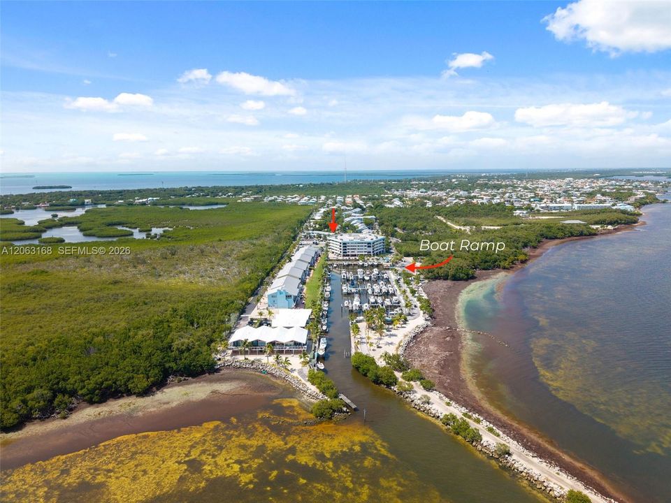 На продажу: $750,000 (2 спален, 2 ванн, 990 Квадратных фут)