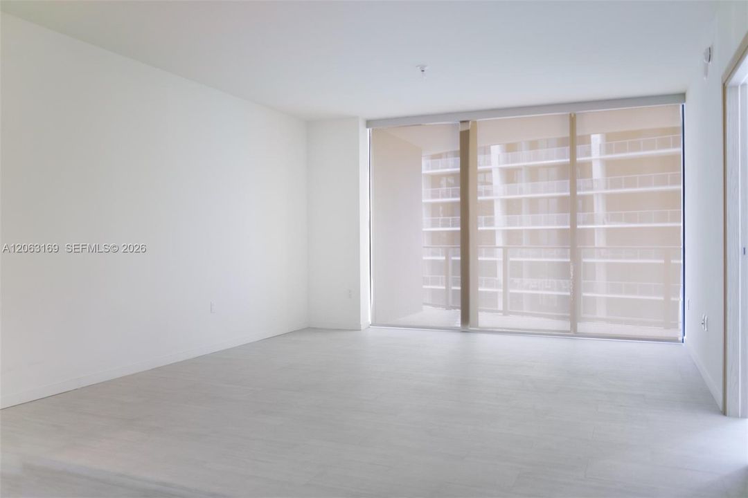 For Rent: $6,000 (1 beds, 2 baths, 1022 Square Feet)