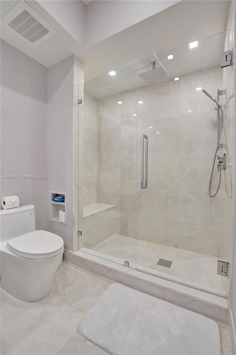 На продажу: $649,000 (2 спален, 2 ванн, 1320 Квадратных фут)