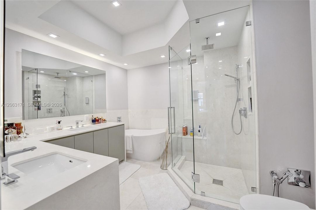 На продажу: $649,000 (2 спален, 2 ванн, 1320 Квадратных фут)