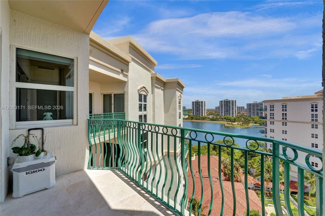 На продажу: $649,000 (2 спален, 2 ванн, 1320 Квадратных фут)