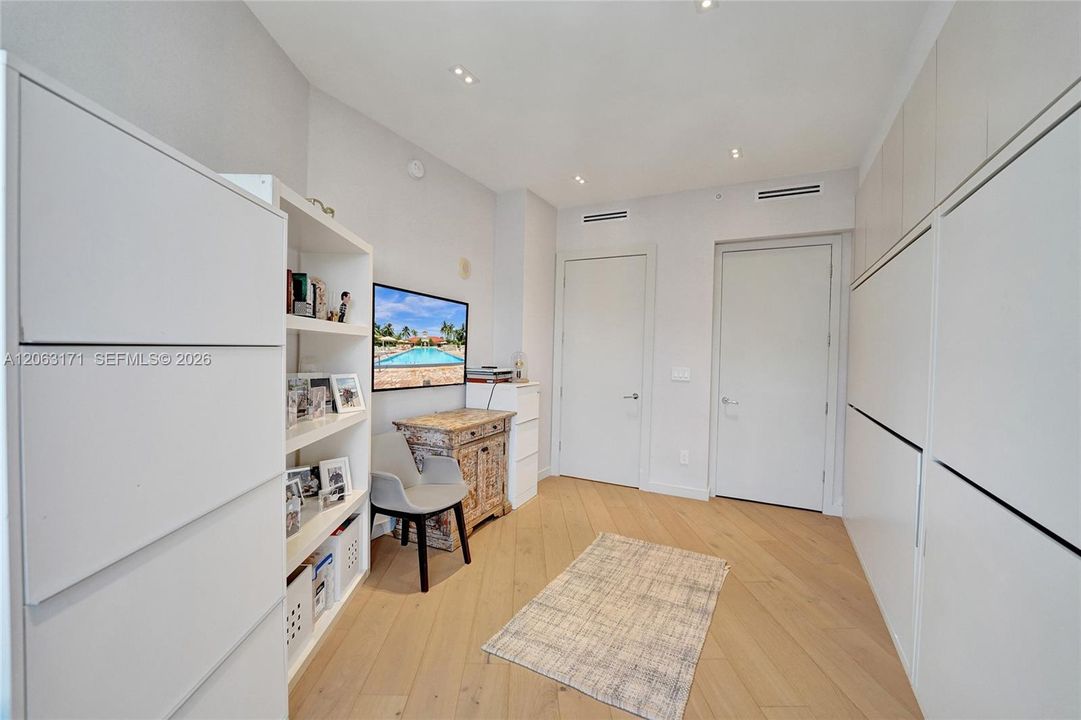 На продажу: $649,000 (2 спален, 2 ванн, 1320 Квадратных фут)