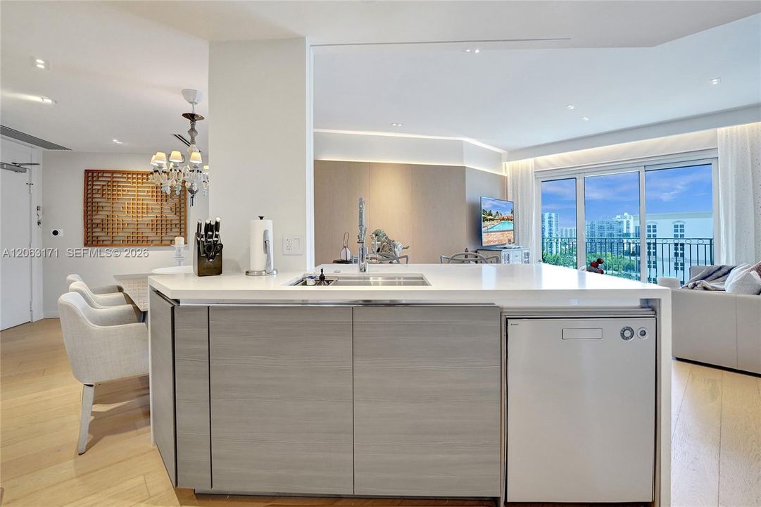На продажу: $649,000 (2 спален, 2 ванн, 1320 Квадратных фут)