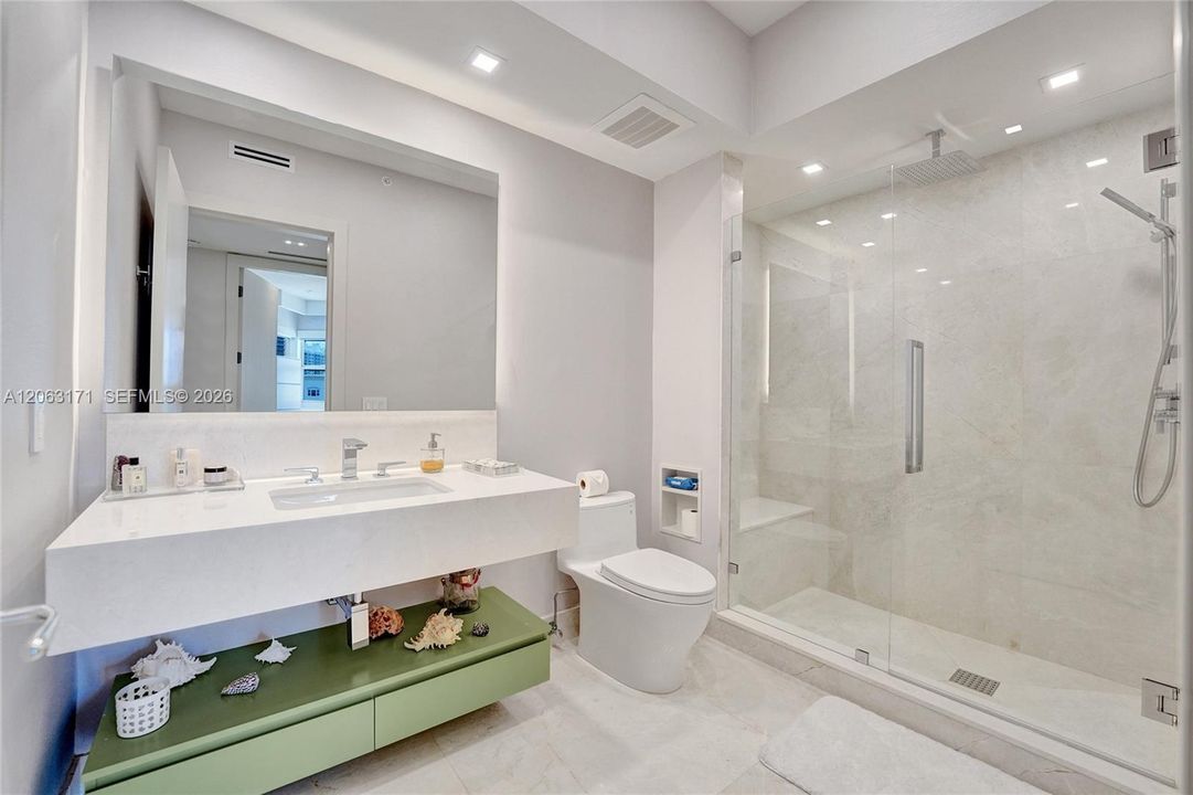 На продажу: $649,000 (2 спален, 2 ванн, 1320 Квадратных фут)