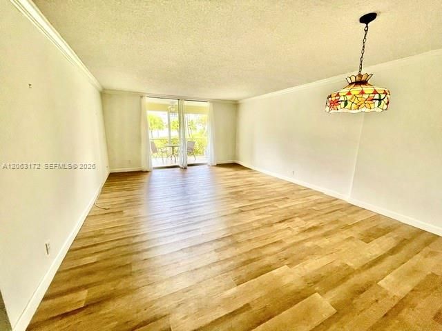 For Sale: $225,000 (2 beds, 2 baths, 1144 Square Feet)