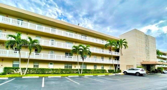 For Sale: $225,000 (2 beds, 2 baths, 1144 Square Feet)