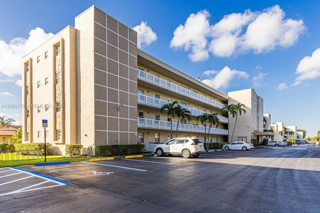 For Sale: $225,000 (2 beds, 2 baths, 1144 Square Feet)