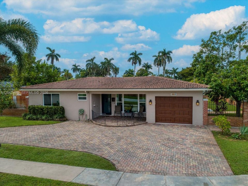 For Sale: $650,000 (4 beds, 3 baths, 2435 Square Feet)