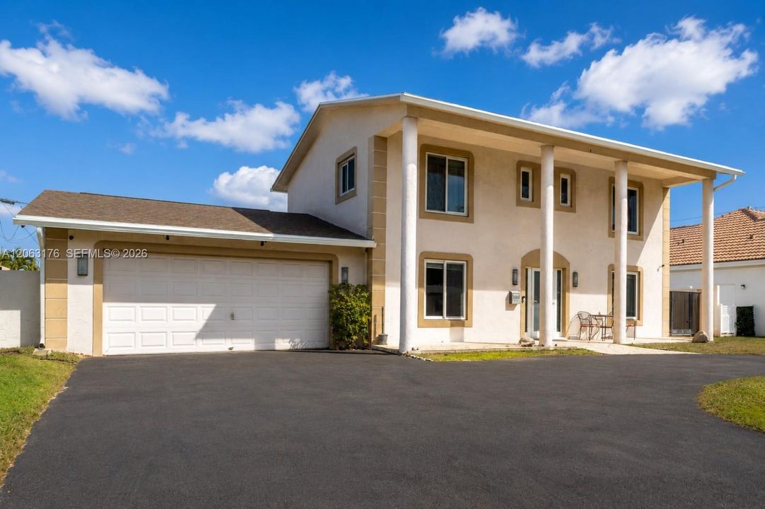 На продажу: $975,000 (5 спален, 3 ванн, 2362 Квадратных фут)