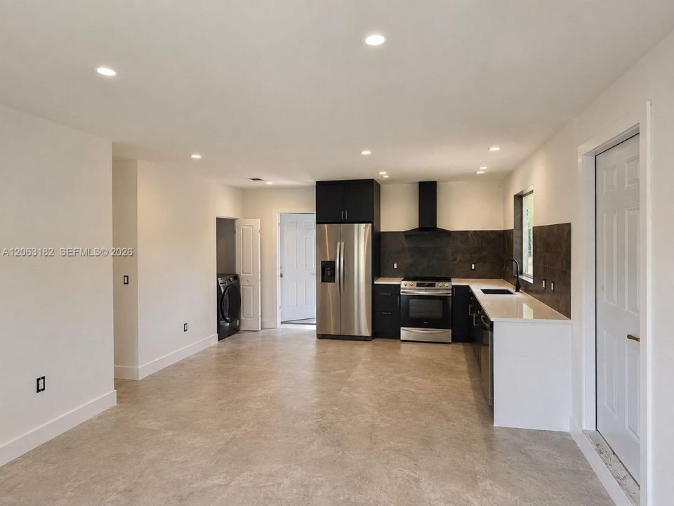For Sale: $625,000 (3 beds, 3 baths, 1092 Square Feet)
