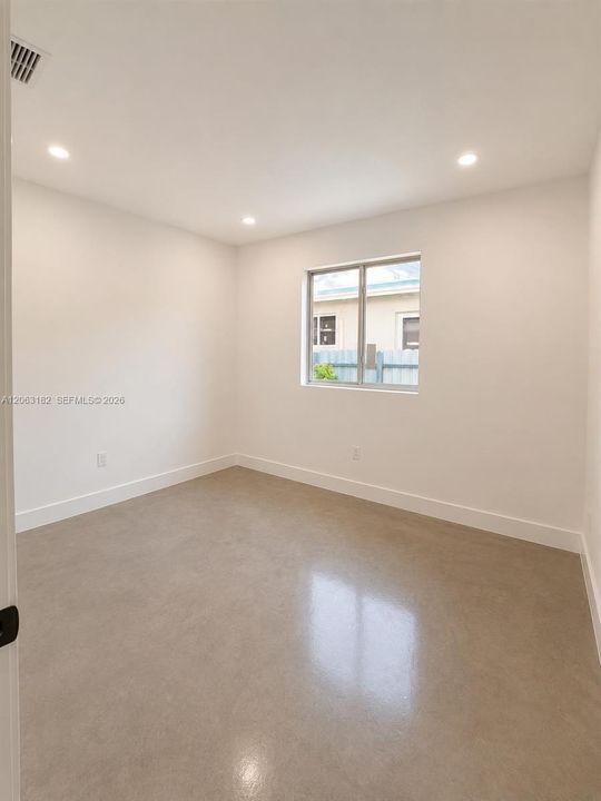 For Sale: $625,000 (3 beds, 3 baths, 1092 Square Feet)
