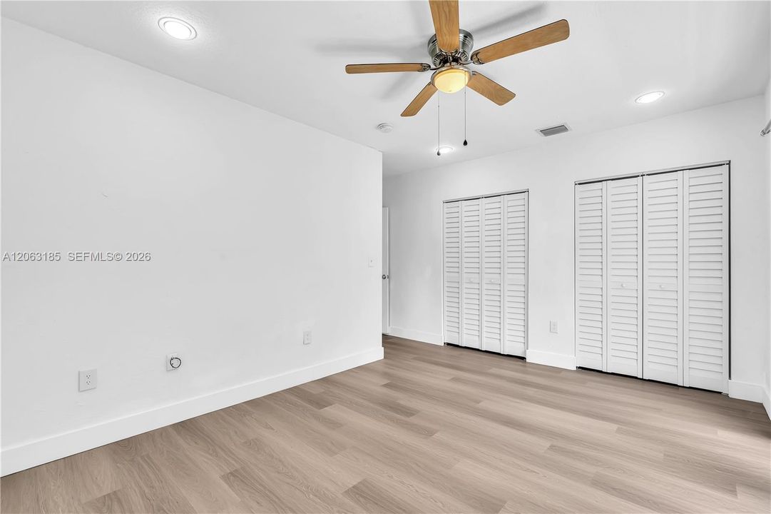 В аренду: $3,300 (4 спален, 2 ванн, 2000 Квадратных фут)