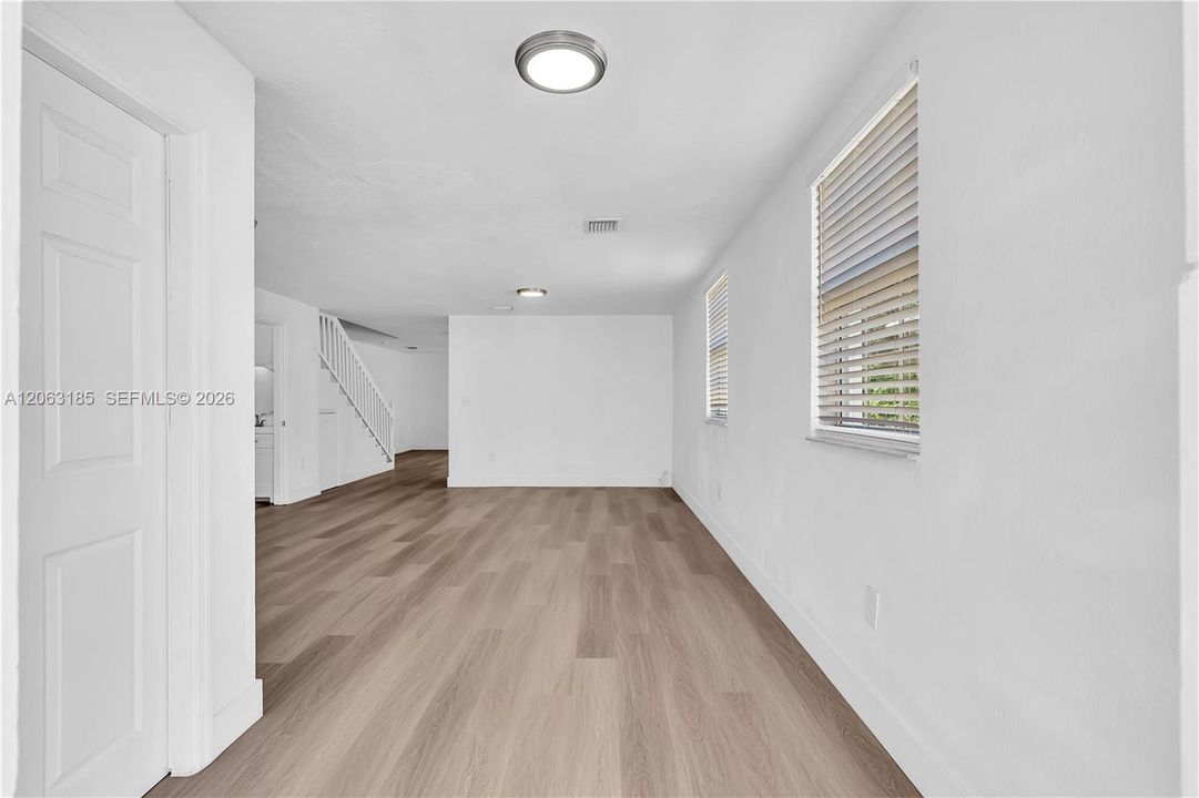 В аренду: $3,300 (4 спален, 2 ванн, 2000 Квадратных фут)