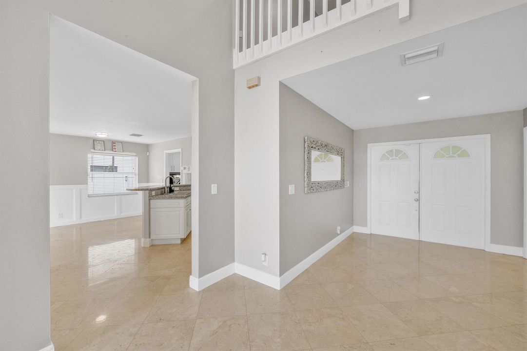 37 Entryway (1)