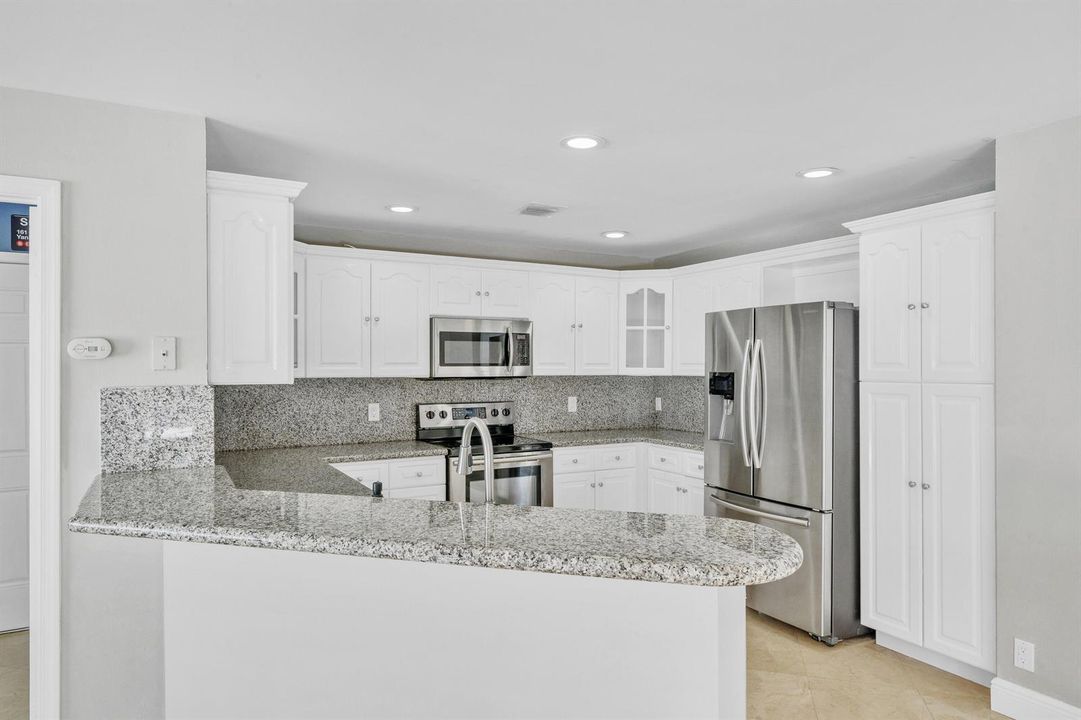 7 Kitchen (4)