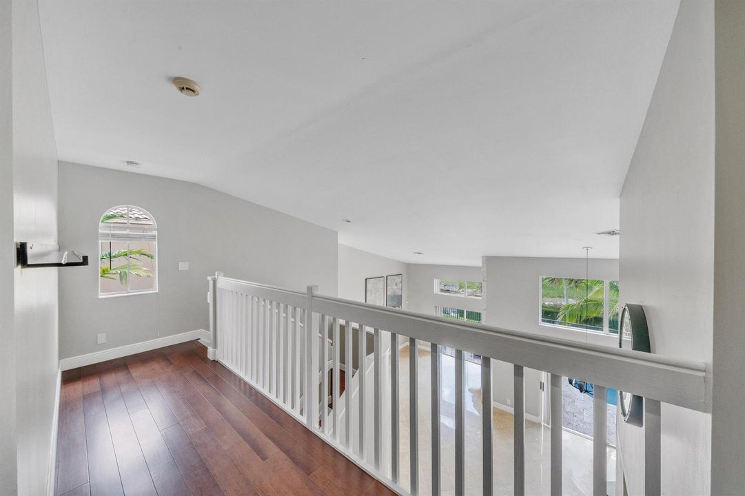36 Stairwell (1)