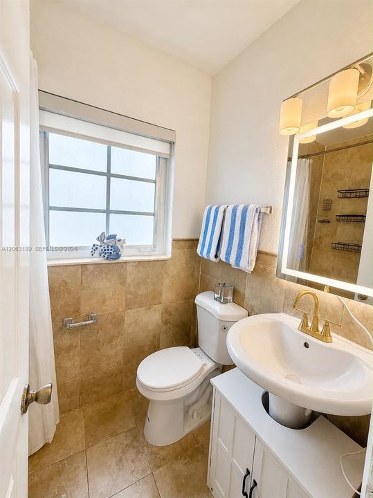 В аренду: $3,000 (2 спален, 1 ванн, 765 Квадратных фут)
