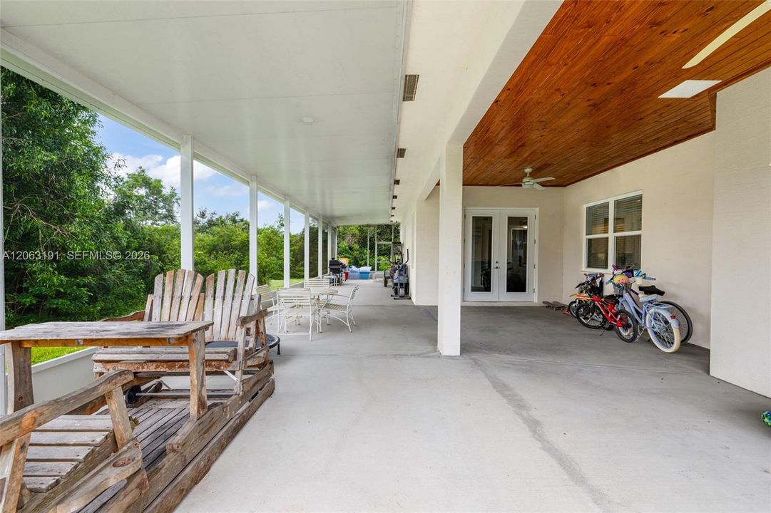 For Sale: $1,250,000 (3 beds, 2 baths, 3346 Square Feet)