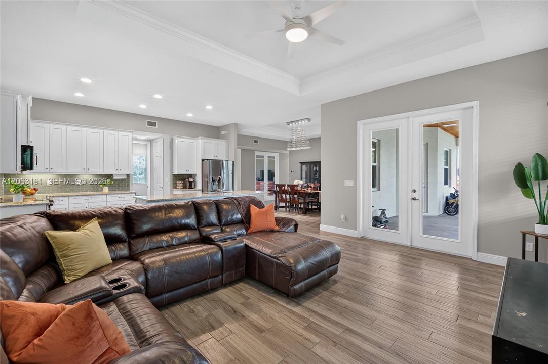 For Sale: $1,250,000 (3 beds, 2 baths, 3346 Square Feet)