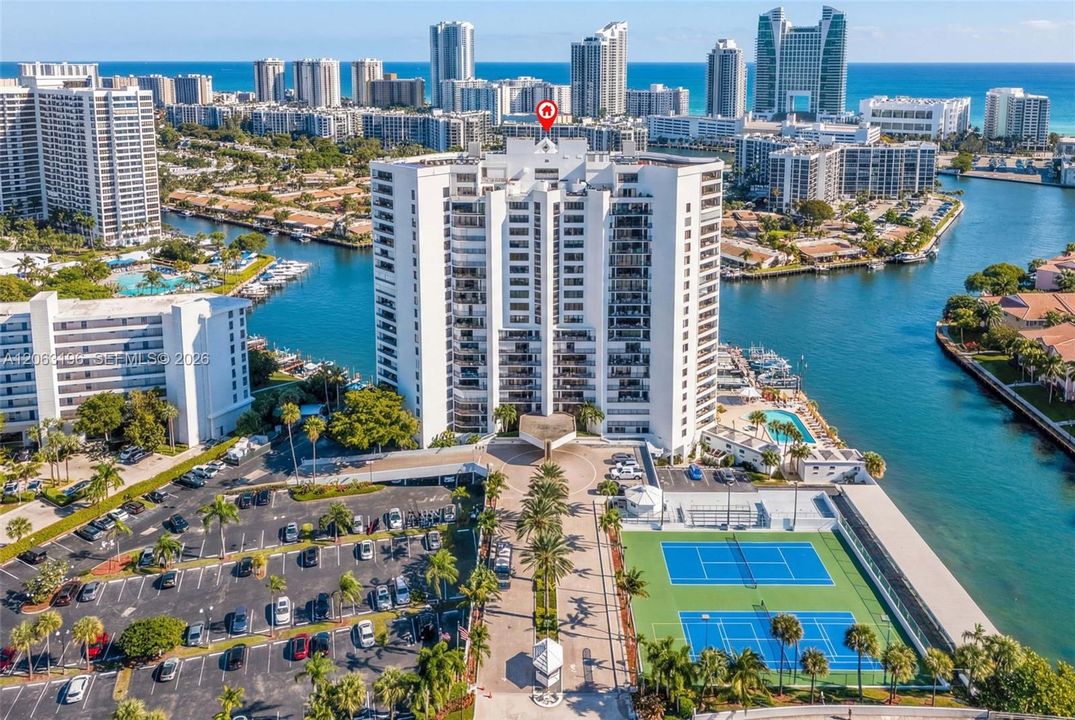 Active With Contract: $4,000 (2 beds, 2 baths, 1221 Square Feet)
