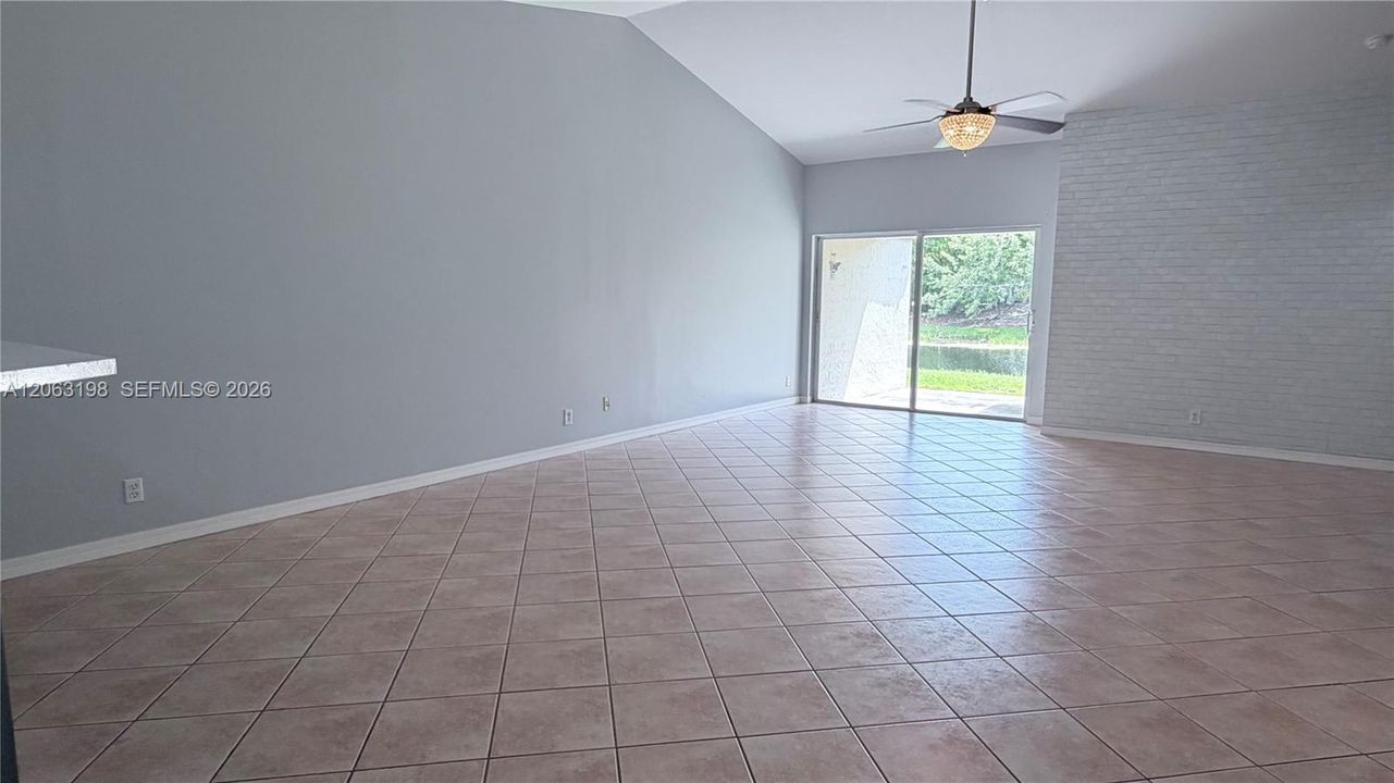 For Rent: $3,600 (3 beds, 2 baths, 1517 Square Feet)