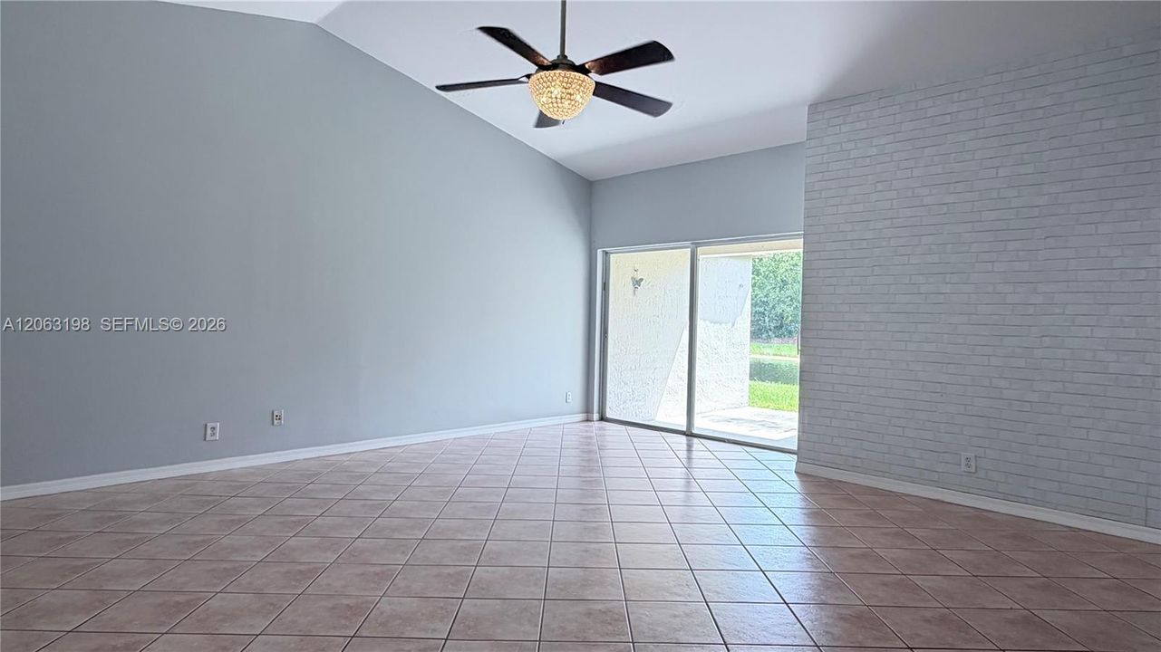 For Rent: $3,600 (3 beds, 2 baths, 1517 Square Feet)