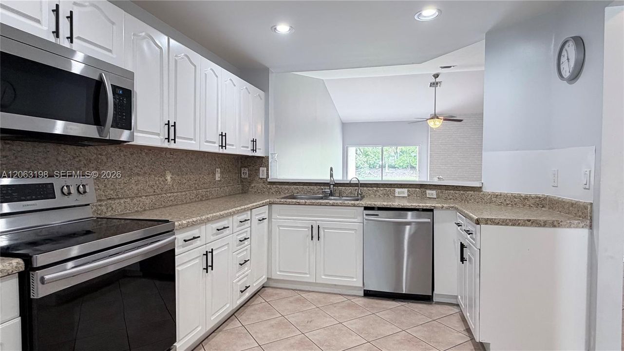 For Rent: $3,600 (3 beds, 2 baths, 1517 Square Feet)