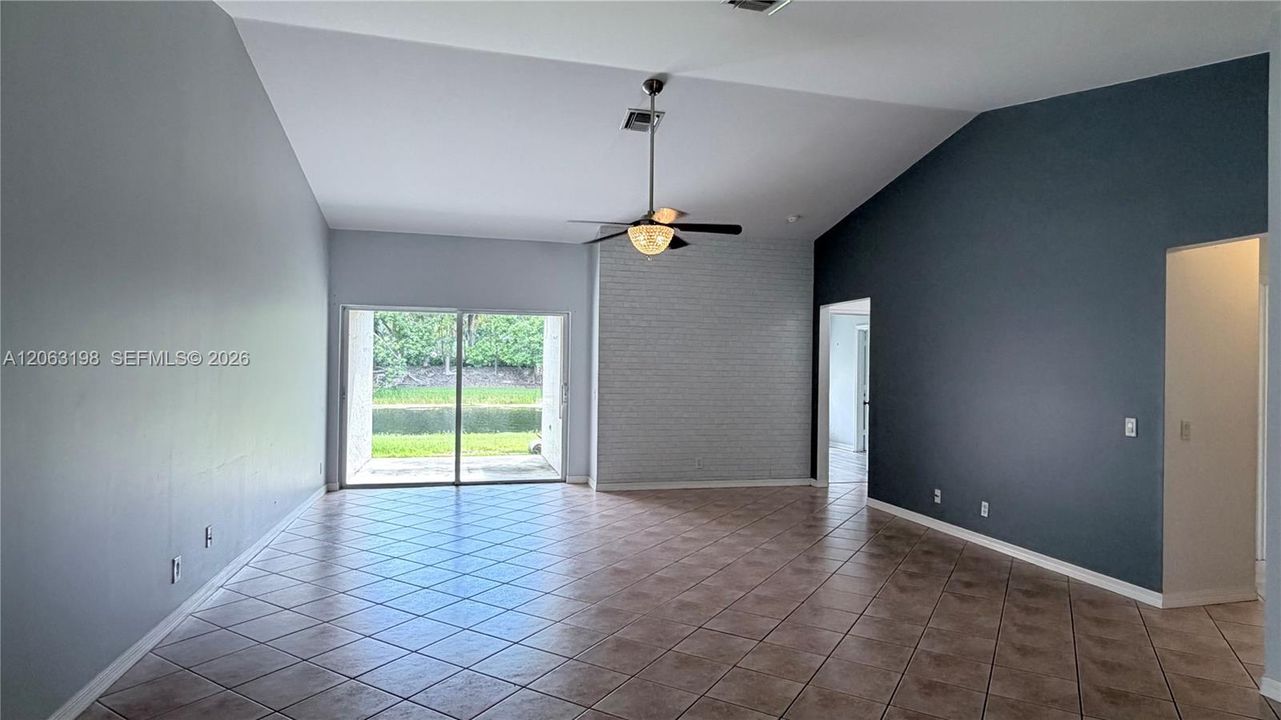 For Rent: $3,600 (3 beds, 2 baths, 1517 Square Feet)