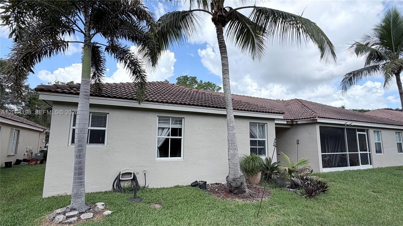 For Rent: $3,600 (3 beds, 2 baths, 1517 Square Feet)