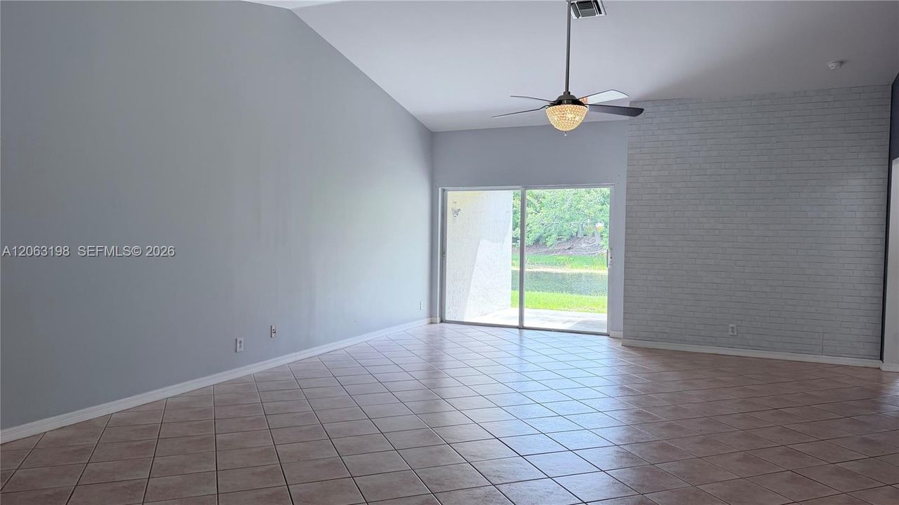 For Rent: $3,600 (3 beds, 2 baths, 1517 Square Feet)