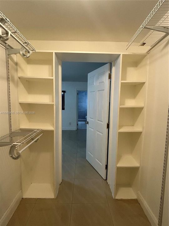 For Rent: $1,350 (1 beds, 1 baths, 600 Square Feet)
