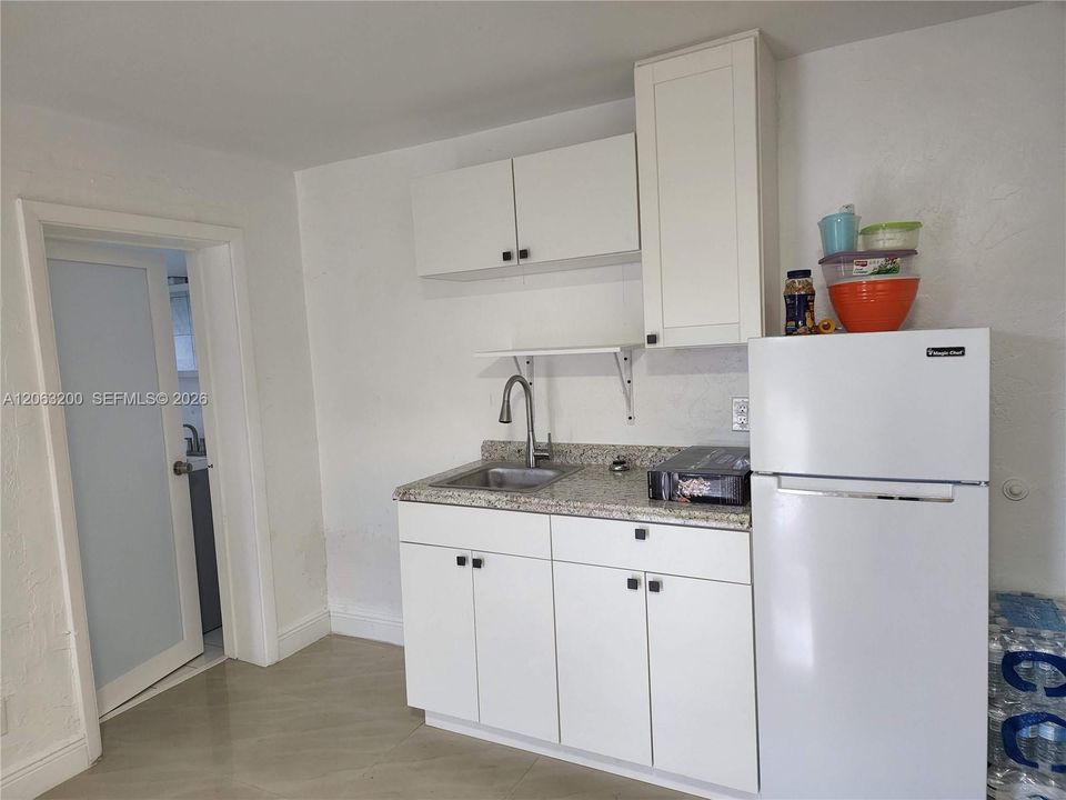 For Rent: $1,350 (1 beds, 1 baths, 600 Square Feet)