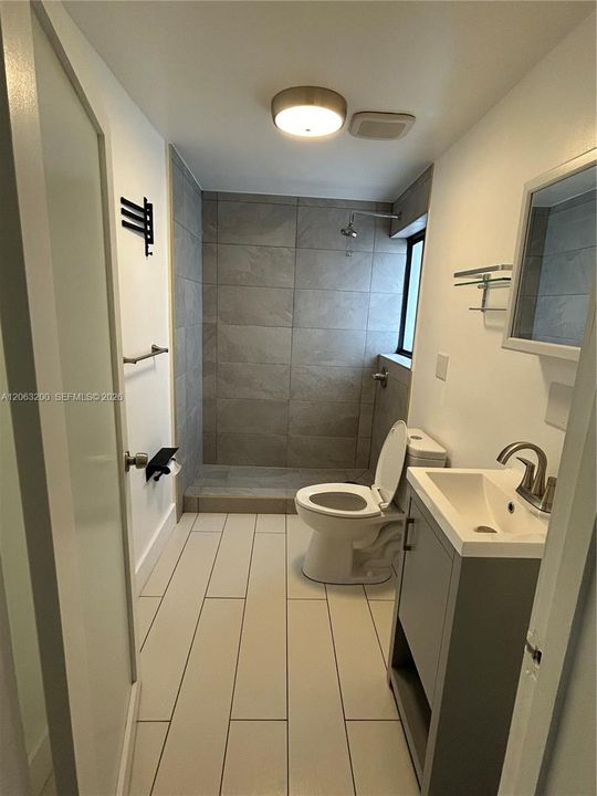 For Rent: $1,350 (1 beds, 1 baths, 600 Square Feet)