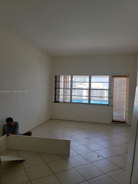 В аренду: $2,800 (1 спален, 1 ванн, 910 Квадратных фут)
