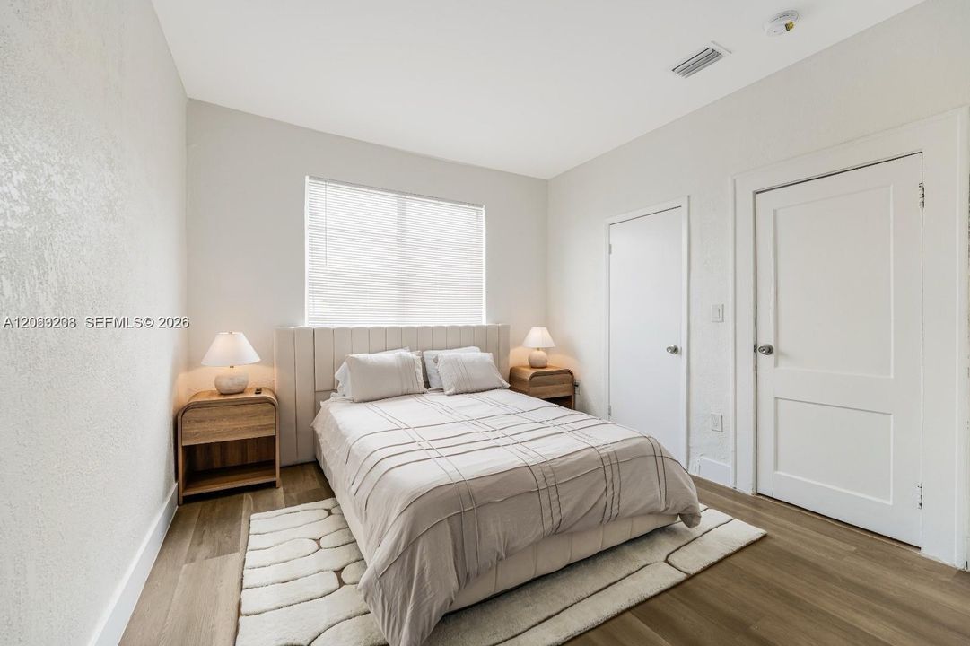For Rent: $1,900 (2 beds, 1 baths, 800 Square Feet)