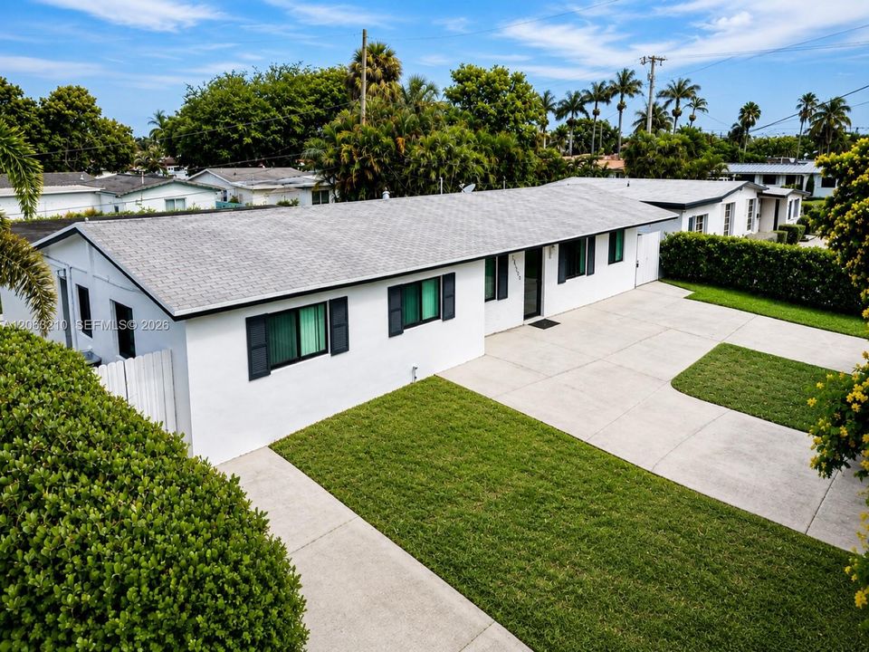 En Venta: $849,999 (5 camas, 3 baños, 1981 Pies cuadrados)