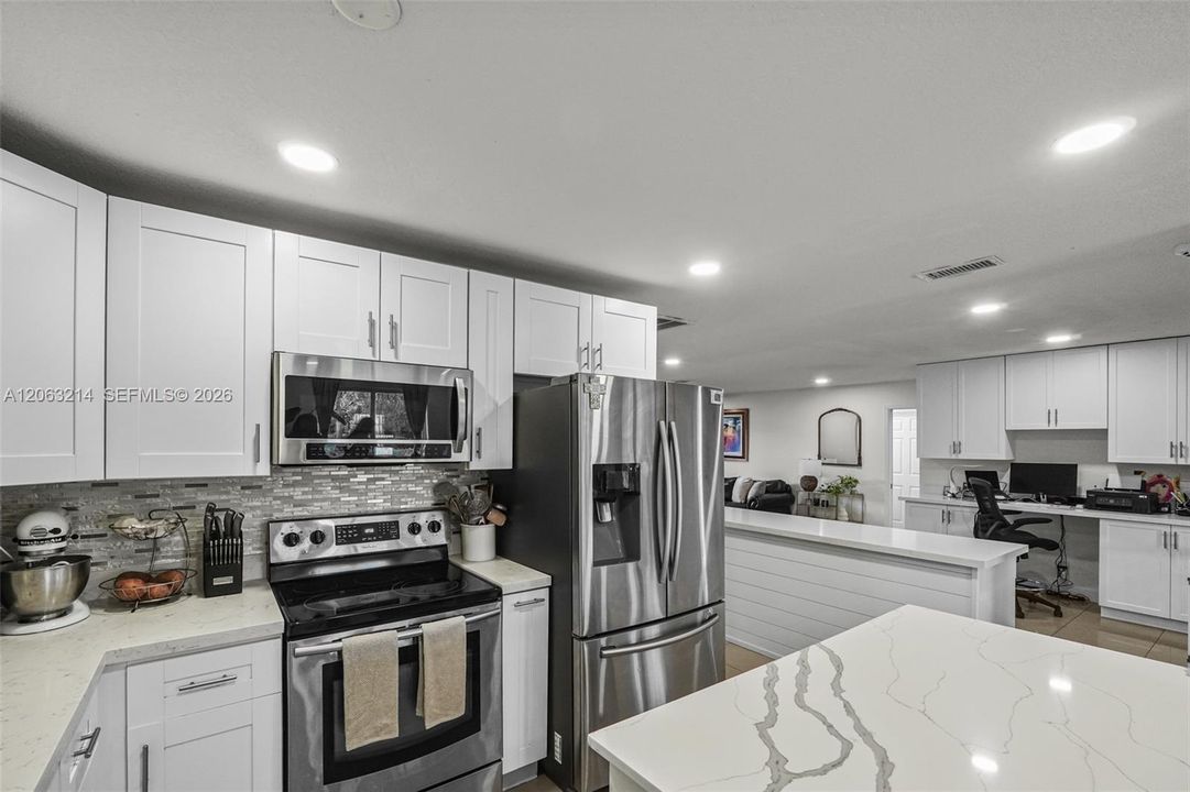 В аренду: $4,395 (3 спален, 2 ванн, 2213 Квадратных фут)