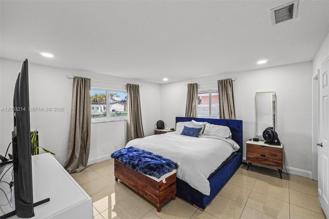 В аренду: $4,395 (3 спален, 2 ванн, 2213 Квадратных фут)