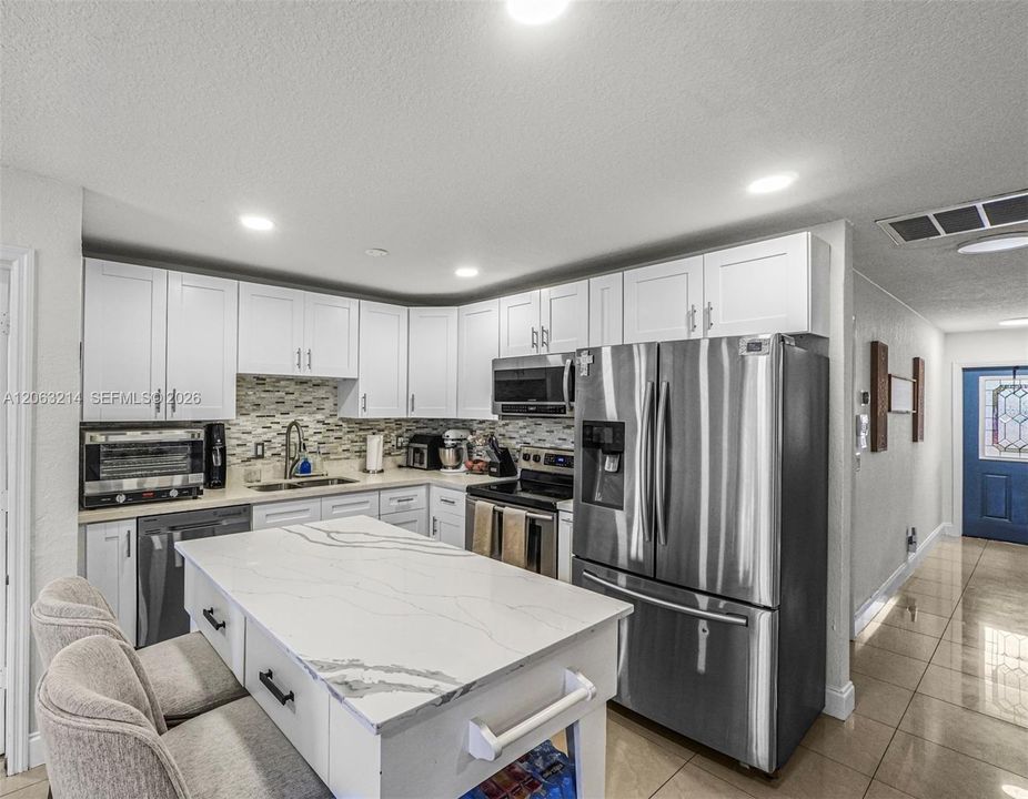 В аренду: $4,395 (3 спален, 2 ванн, 2213 Квадратных фут)